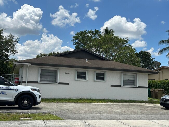 Foto del edificio - 6140 SW 41st Ct