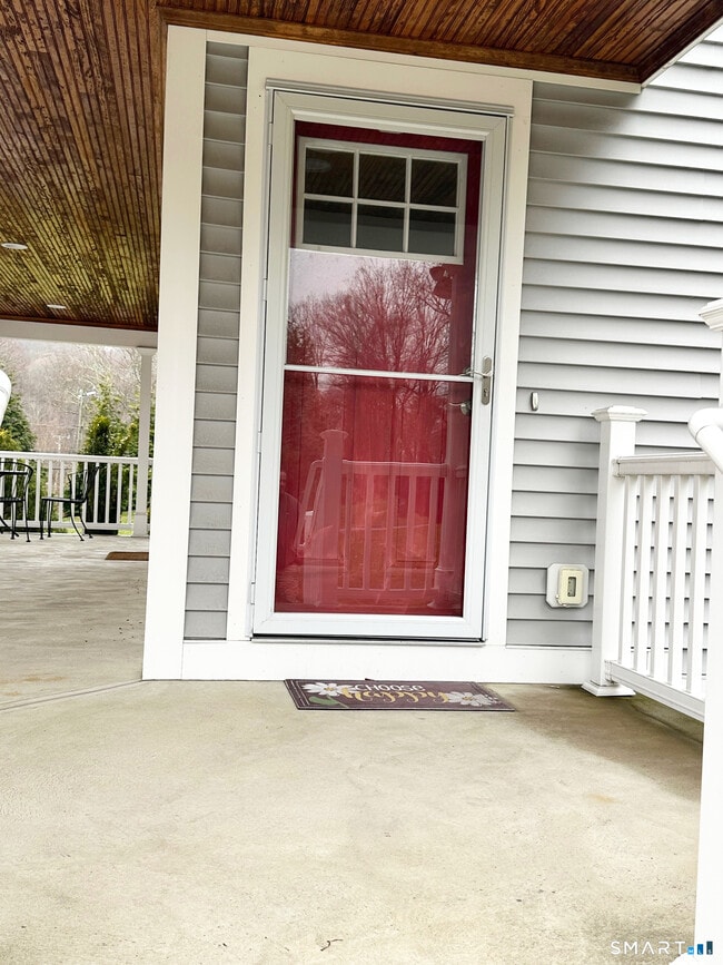 Building Photo - 8 Woodside Ave