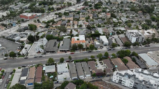  - 4230 S Centinela Ave