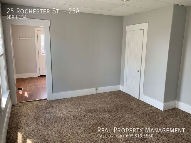 Foto del edificio - Inviting 3-Bedroom Apartment with Ample Na...