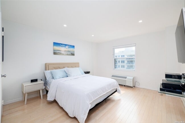 Foto del edificio - 360 Shore Rd