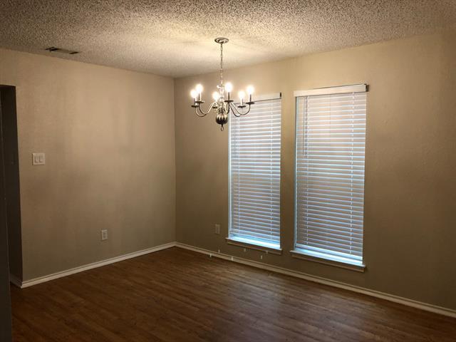 Foto del edificio - 2832 Shady Brook Dr