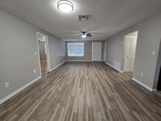 Building Photo - 9310 Marler Rd