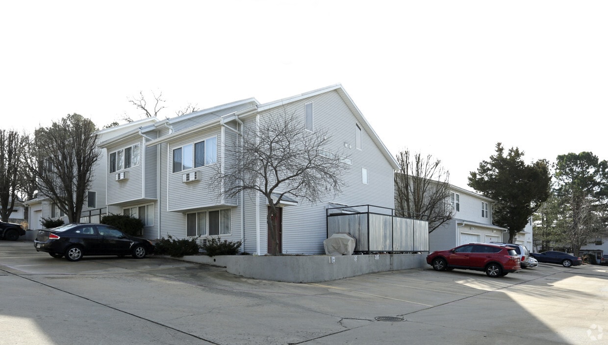 Building Photo - Mollly Court