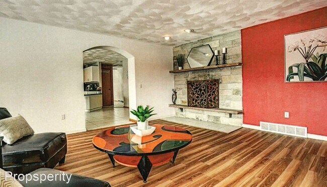 Foto del edificio - 7 br, 4.5 bath House - 2296 Tower Drive