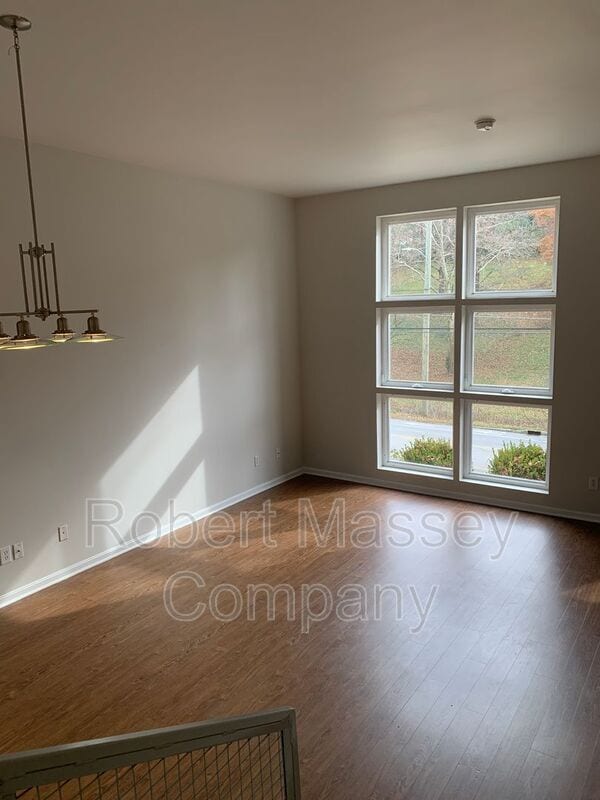 Building Photo - 2745 Grinstead Dr