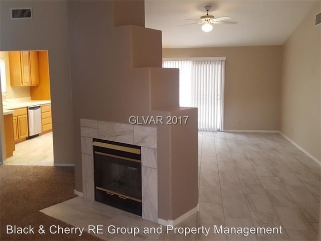 Building Photo - 5616 Crimson Ridge Dr
