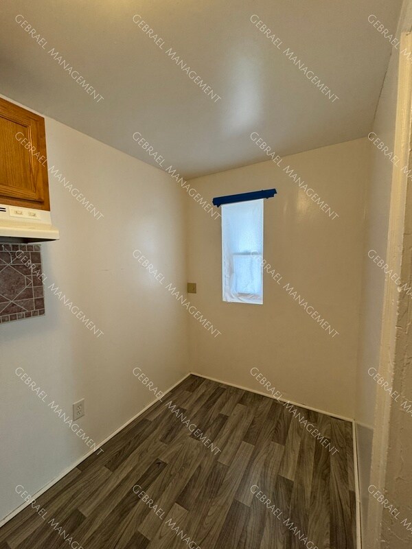 Building Photo - 429 N Harrison St