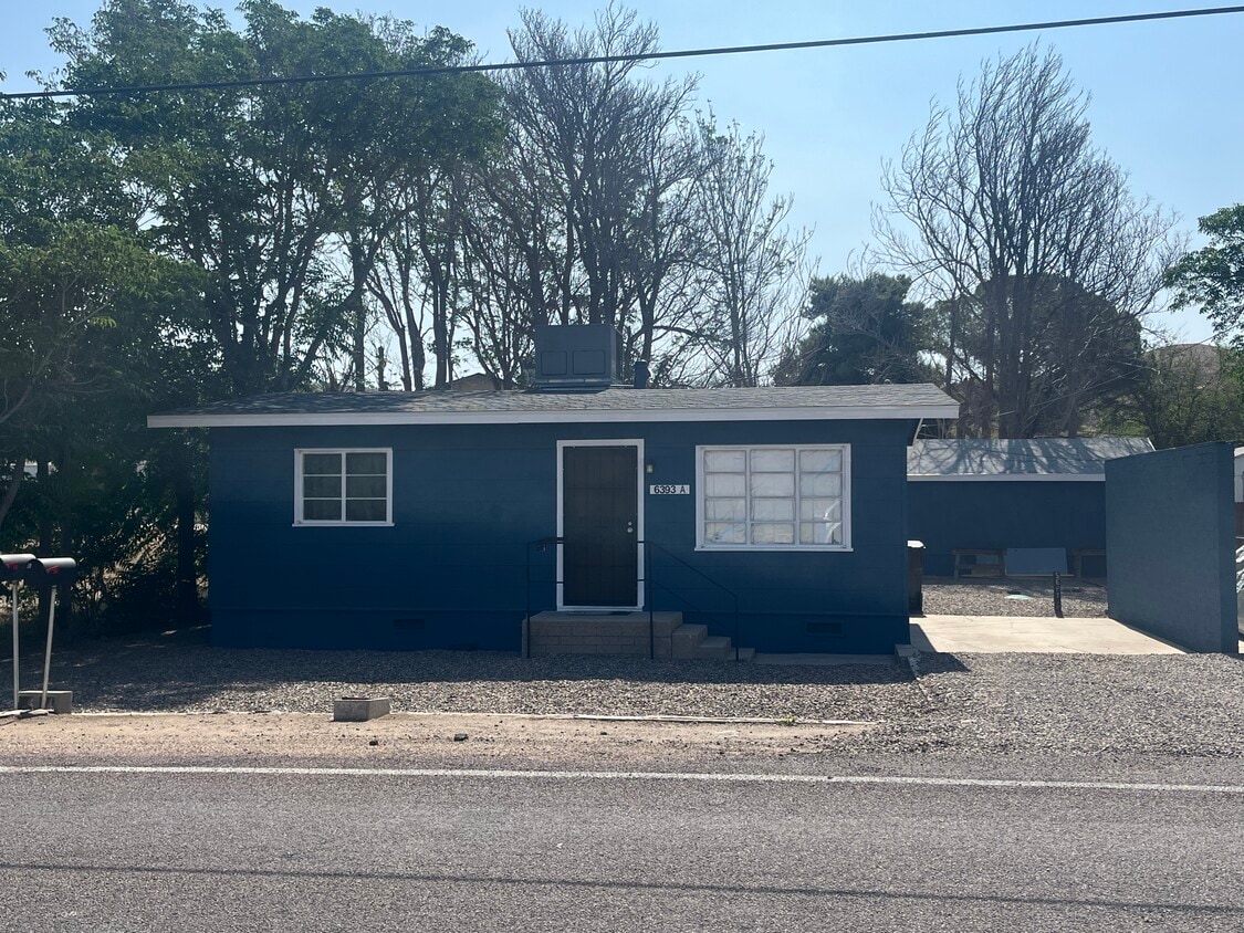 Primary Photo - 6393 S Russell Rd