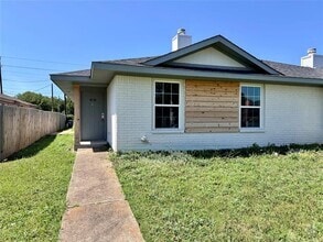 Building Photo - 840 Potomac Dr