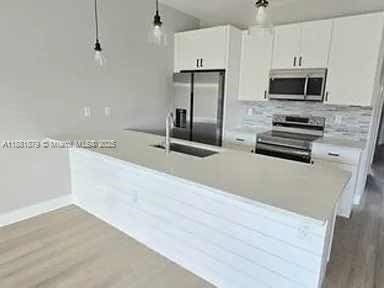 Building Photo - 13273 Blake Dr