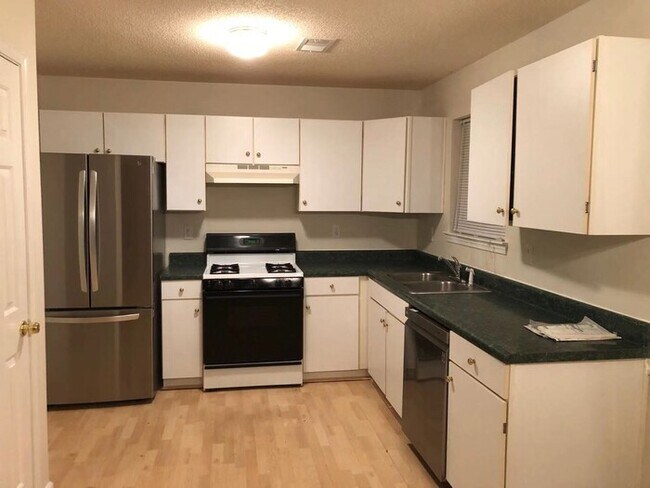 Foto del edificio - 2536 Lancewood Ln