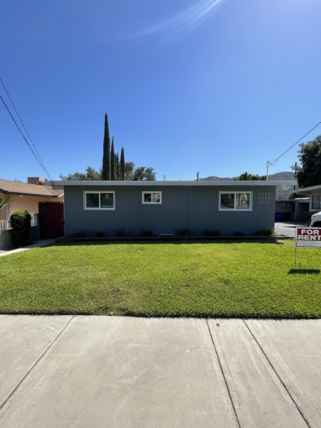 FRONT YARD - 2526 Hermosa Ave