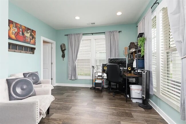 Foto del edificio - 2630 Dellwood Valley Ln