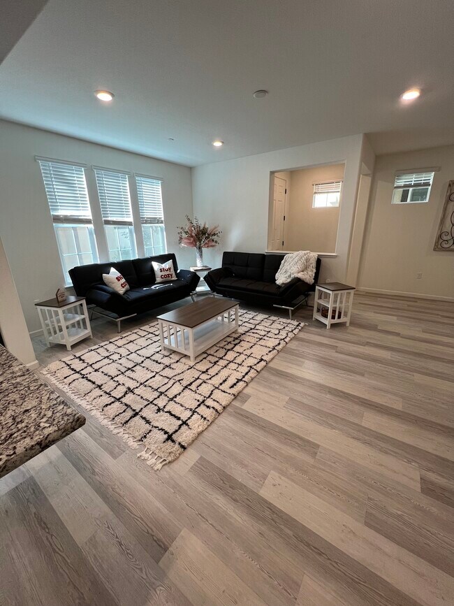 2088 Brave Hawk Loop Unit 2088.1346263, Roseville, CA 95747 Room for