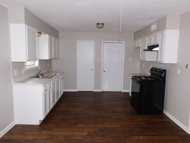 Building Photo - *****JUST REDUCED*****2985 Valleybrook, Ho...