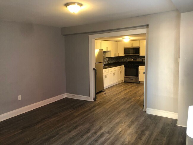 Foto del edificio - Recently Renovated 3BD/1BA West Oak Lane A...