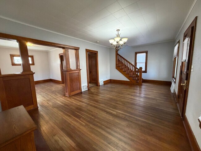 Foto del edificio - PRICE REDUCED! 3 Bedroom, 2 Bathroom House Located in Stanton near downtown and High School!