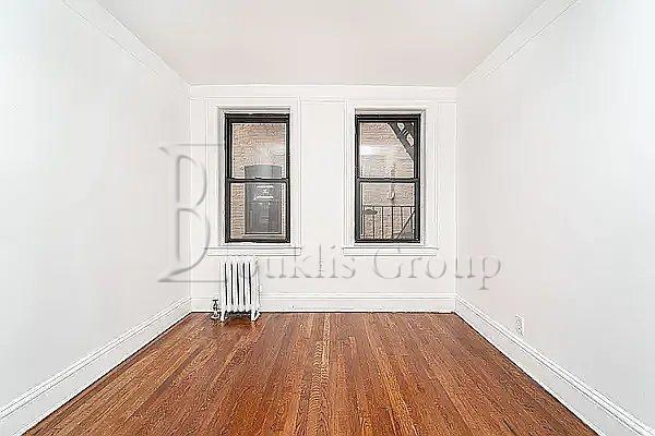 Foto del edificio - 1 bedroom in ASTORIA NY 11102