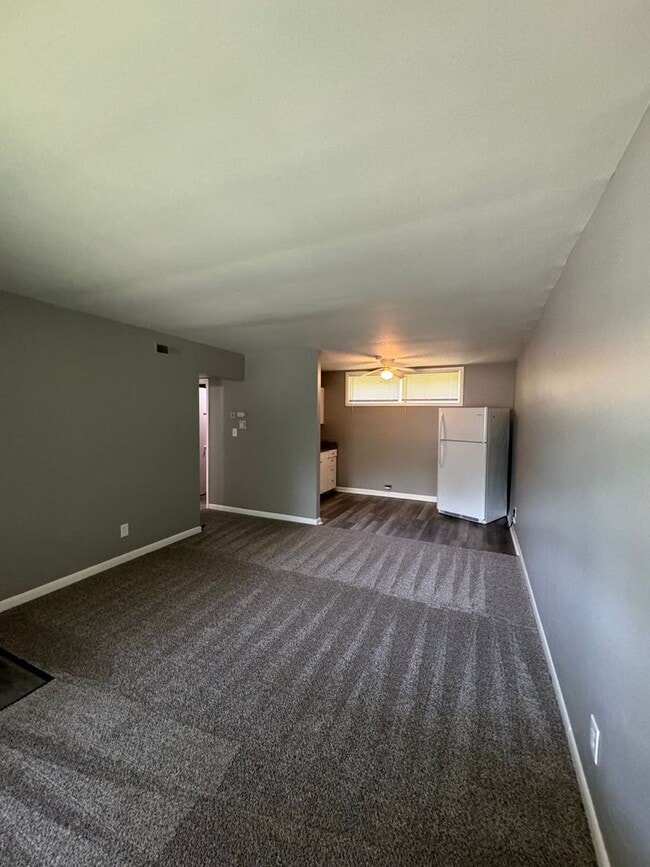 Building Photo - Renovated 1 bed 1 bath in Independence