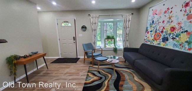 Building Photo - 3 br, 1 bath House - 240 Brookside