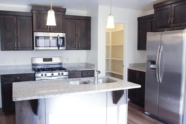 Foto del edificio - Spacious 4-Bed with 2.5 Baths in St George