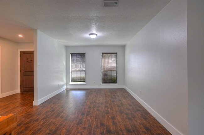 Building Photo - 5103 Temple Bell Dr