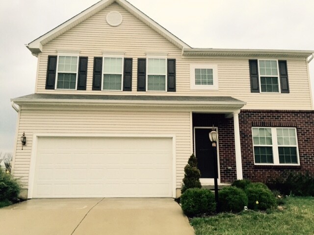 Primary Photo - Beautiful Newer Home in Beavercreek - Near...