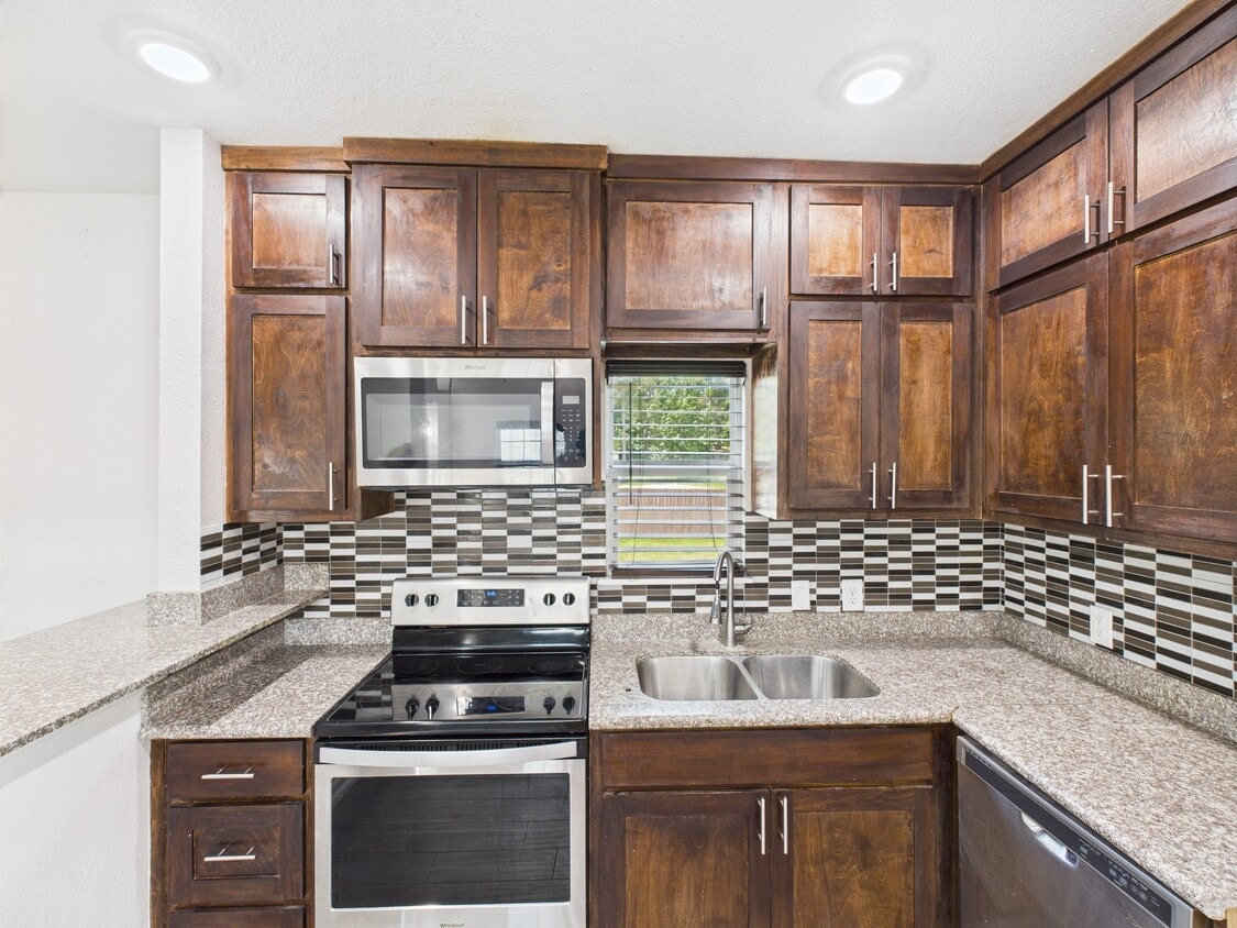 Foto principal - 21613 Erika Ct