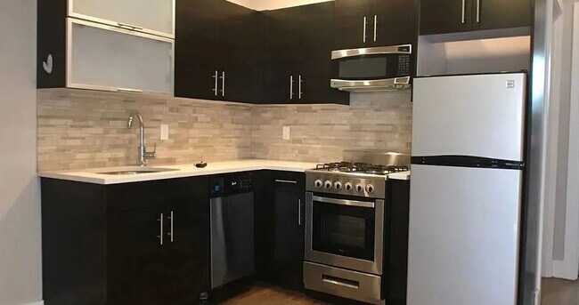 Foto del edificio - 43 Bushwick Ave