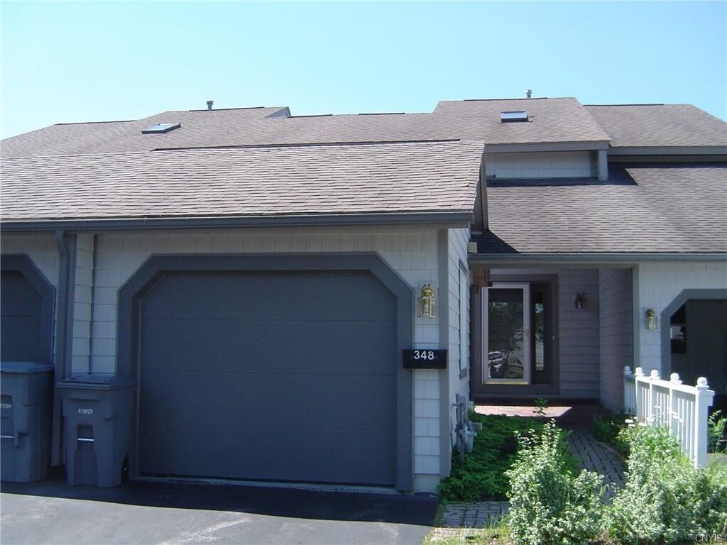 Primary Photo - 348 Summerhaven Dr N
