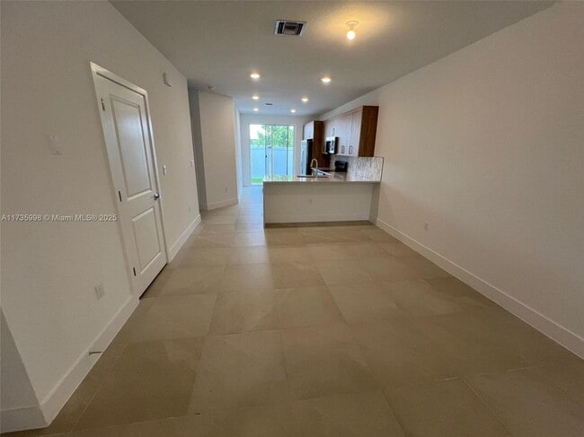Foto del edificio - 149 SW 170th Ave