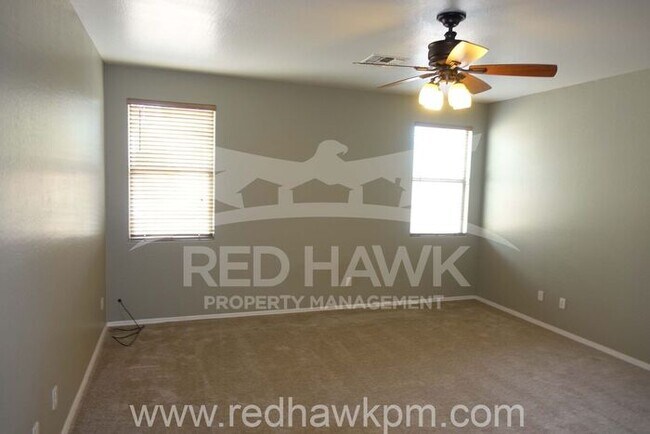 Foto del edificio - Gorgeous 4 Bedroom plus Loft, 2.5 Bathroom...
