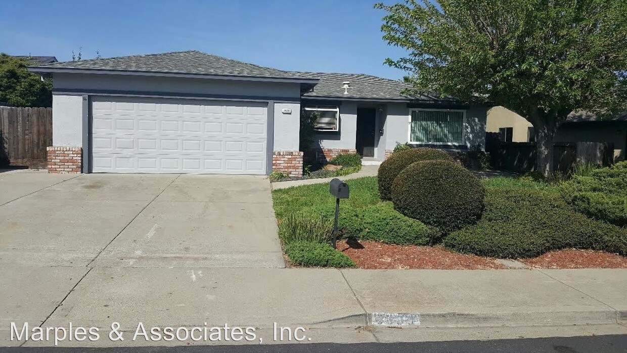 Foto principal - 3608 Garrow Dr