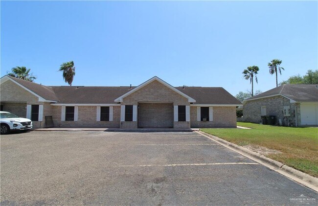 Building Photo - 1408 Circle Dr