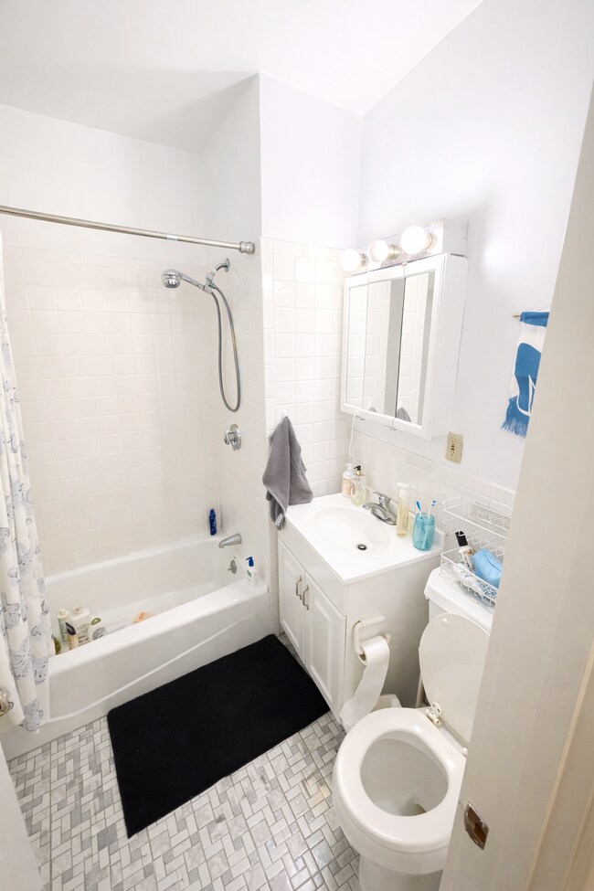 Foto del edificio - 1340 Commonwealth Ave