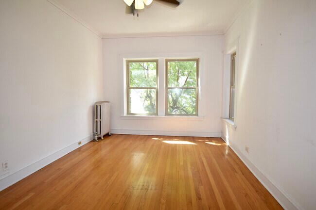 Building Photo - 6207 N Glenwood Ave