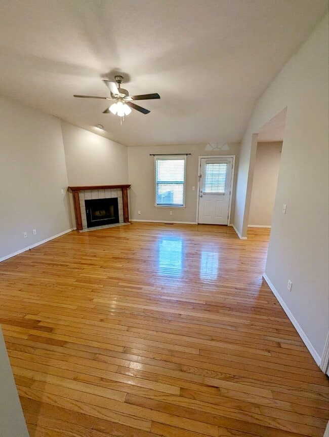 Building Photo - 3439 W Cardinal Dr