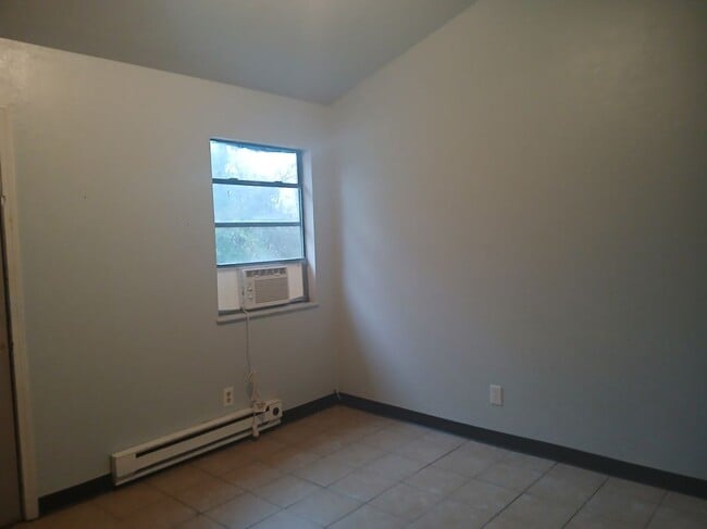 Building Photo - 102 Gregory Dr