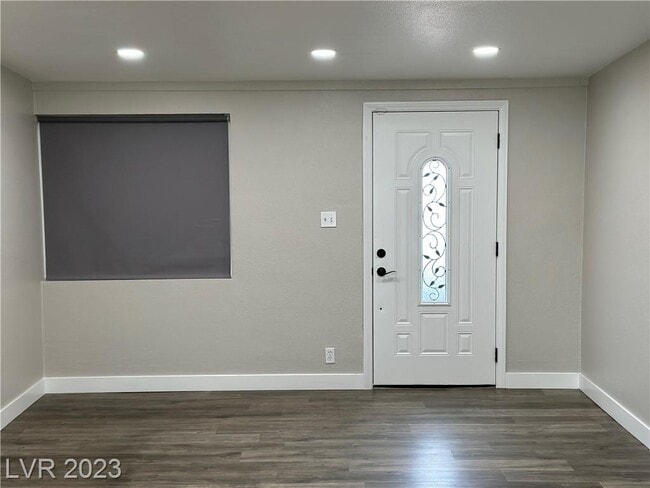 Building Photo - 2753 Talbot St