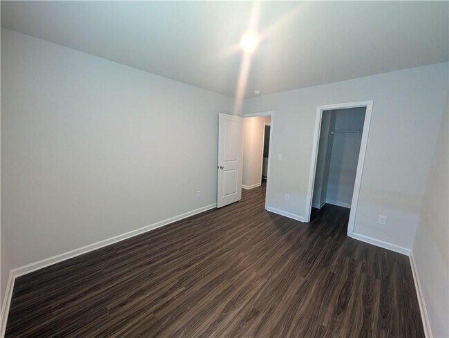 Building Photo - 106 Brexley Dr