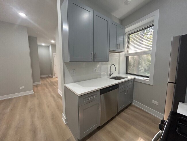 Foto del edificio - 428 W Belden Ave