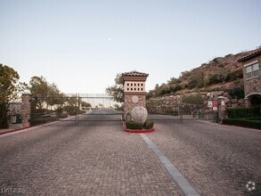 Building Photo - 21 Via Visione