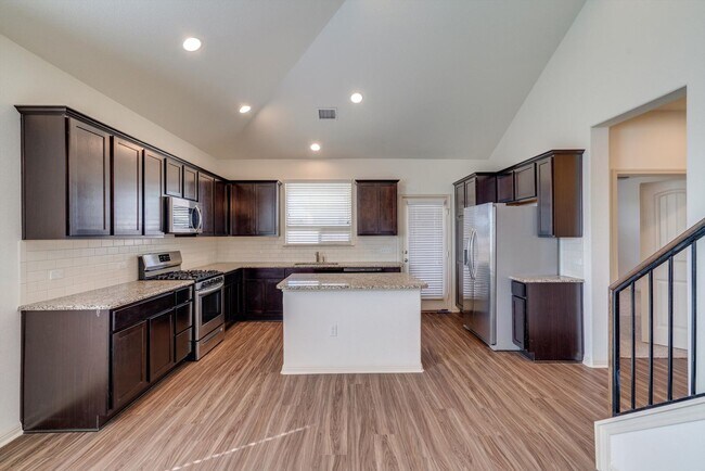 Building Photo - 18300 Cercina Trl