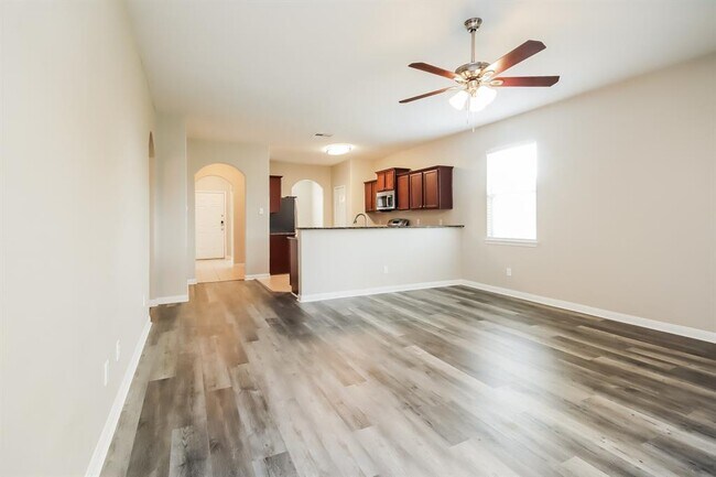 Building Photo - 1030 Arnica St