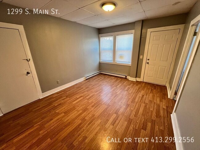 Foto del edificio - 1299 S Main St