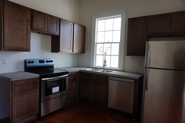 Foto del edificio - 2725 Iberville St