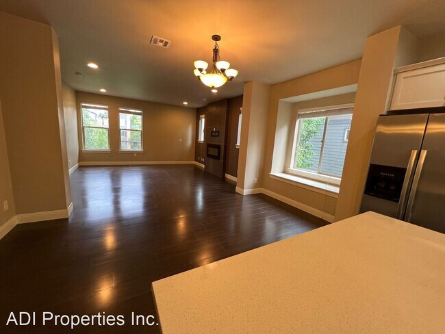 Building Photo - 4 br, 2.5 bath House - 14265 SW Burlwood Lane