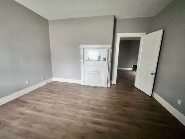 Building Photo - 1Br House