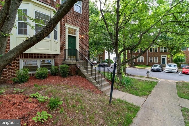 Building Photo - 10301 Greenspire Way
